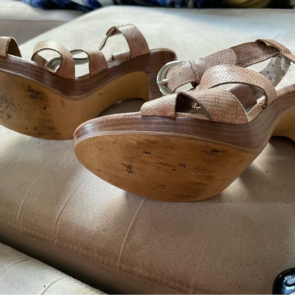 Nine West Tan Sandals 3.5” stiletto heels - US Size 9.5 - Worn Once! - Picture 2 of 4